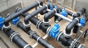 Монтаж полиэтиленовых труб водоснабжения